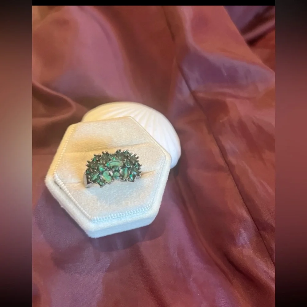 Hematite finish emerald crystals floral size 8 ring HRFG1
